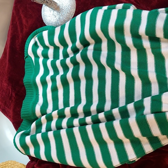 Woman's Sweater - Picture 3 of 5